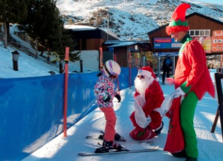 Nieve en las estaciones por Navidad
