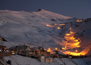 Más esquí nocturno, una de las novedades de Sierra Nevada