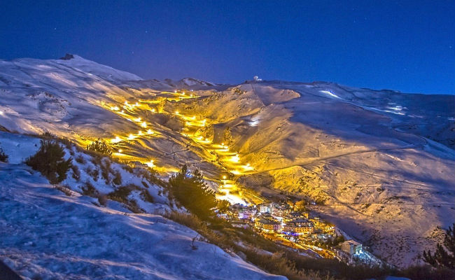 Sierra Nevada inaugura el sábado el esquí nocturno