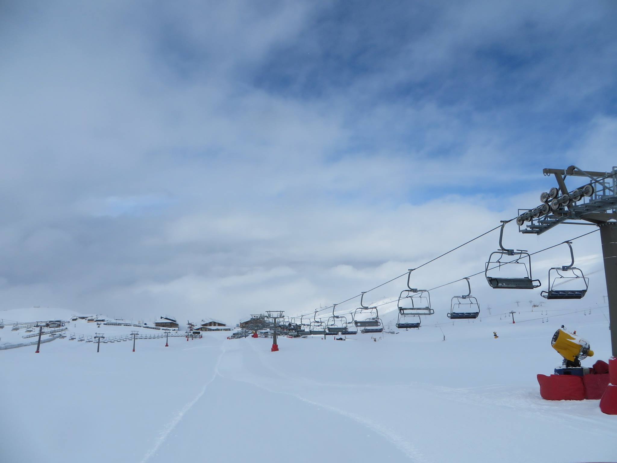 Sierra Nevada recibe hasta 40 cm de nieve