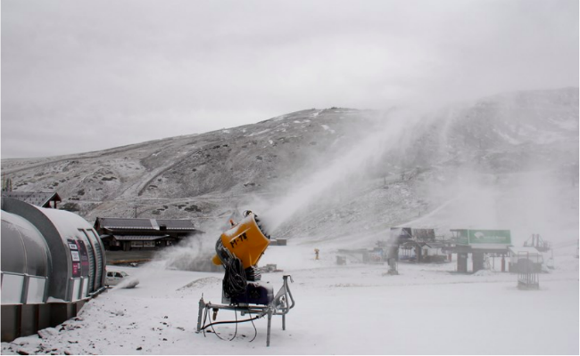 Sierra Nevada pone en marcha su sistema de nieve producida