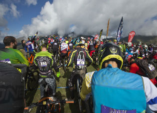 Bryan Regnier y Cecile Ravanel se impusieron en la Maxiavalanche de Vallnord Bike Park la Massana