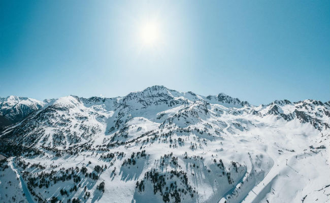 Ordino Arcalís se tiñe literalmente de blanco