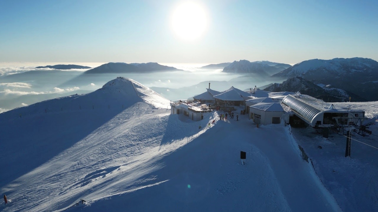 Hasta seis metros de nieve en las estaciones de FGC en un invierno histórico