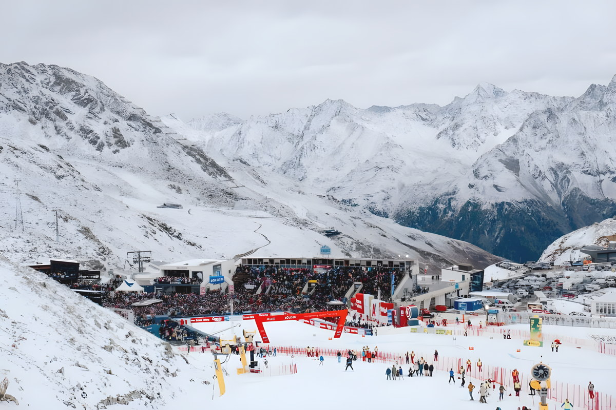 Sölden inaugura la Copa del Mundo de esquí alpino 2026-2027 con más de 140 corredores
