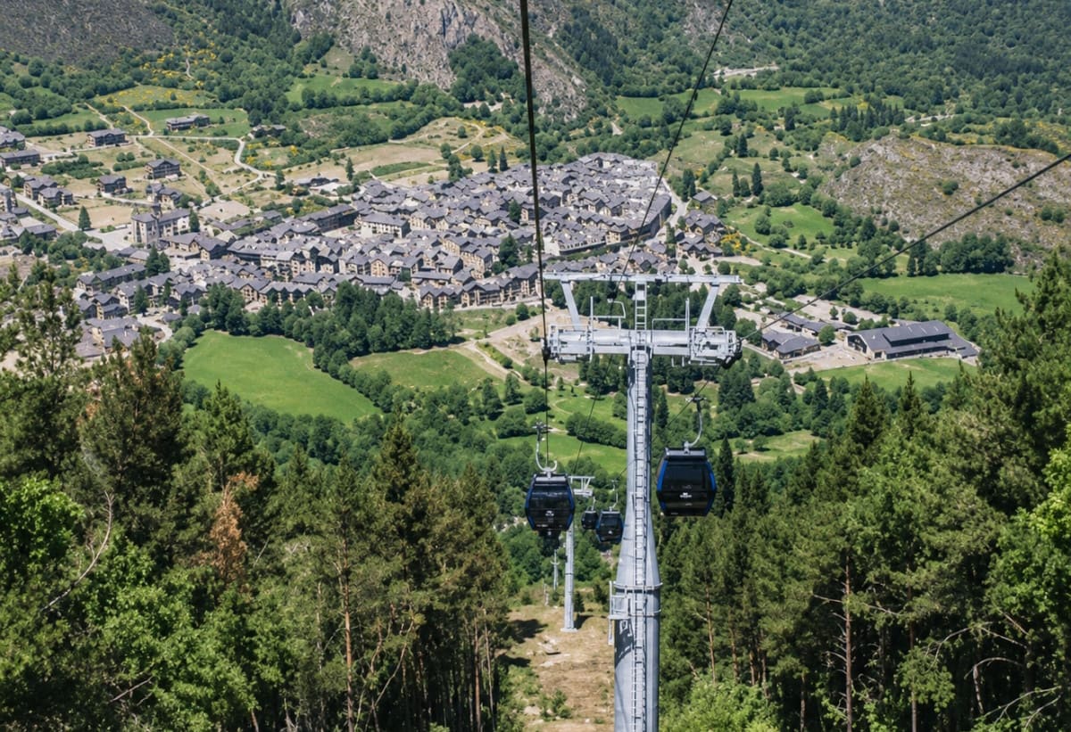 El nuevo telecabina Benasque-Cerler ya está terminada y apunta a abrir este verano