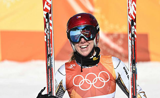La snowboarder Ledecka gana el oro en el Super G de esquí