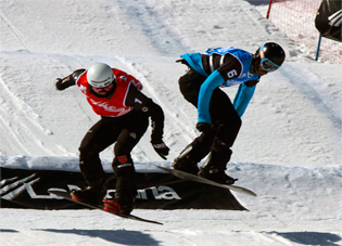 3ª  posición para Regino Hernández en La Copa del Mundo de Snowboard Cross FIS