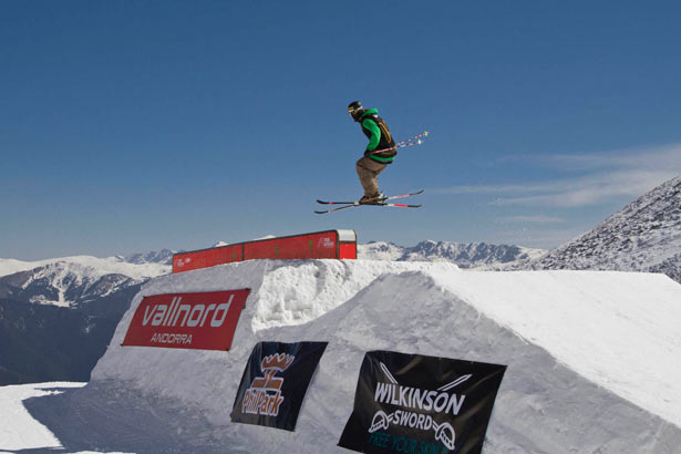 El Philpark Pata Negra reúne a los mejores freeskiers en Vallnord-Arinsal