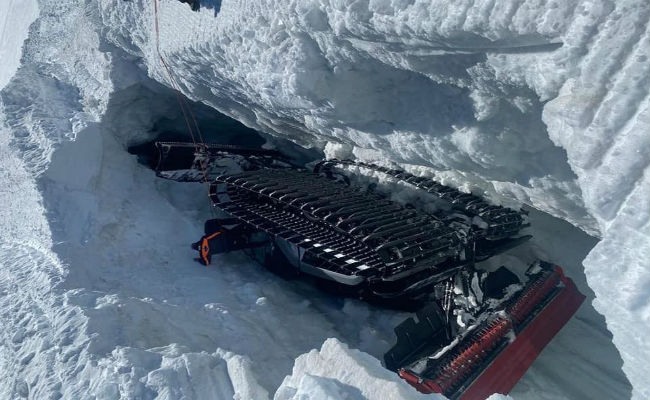 Zermatt; una máquina pisapistas cae por una grieta de 15 metros